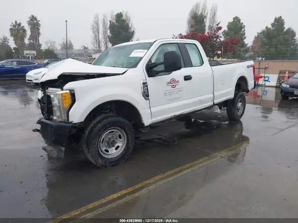 1FT7X2B60HEE47983 2017 FORD F250 - Image 2
