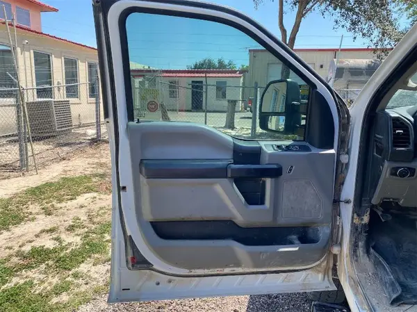 1FT7X2B60KEF59528 2019 FORD F250 - Image 2