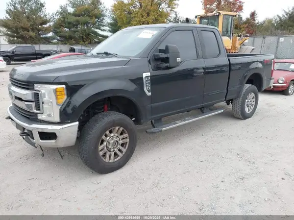 1FT7X2B61HEB32335 2017 FORD F250 - Image 2