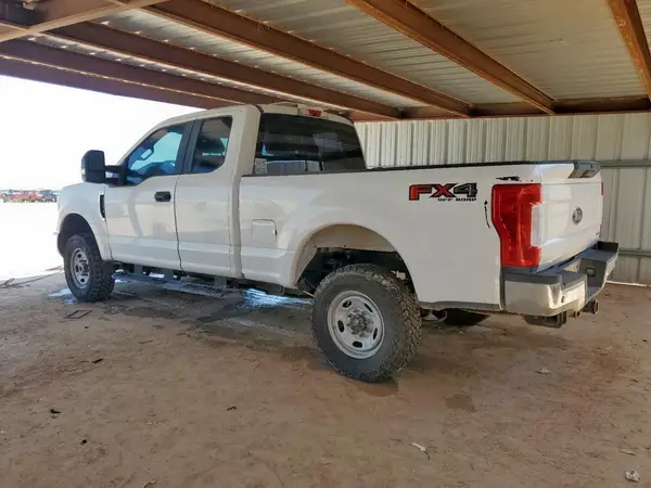 1FT7X2B61JEB42255 2018 FORD F250 - Image 2