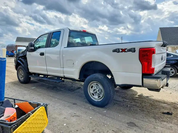 1FT7X2B63HEE62235 2017 FORD F250 - Image 2