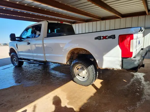 1FT7X2B63JEB21293 2018 FORD F250 - Image 2