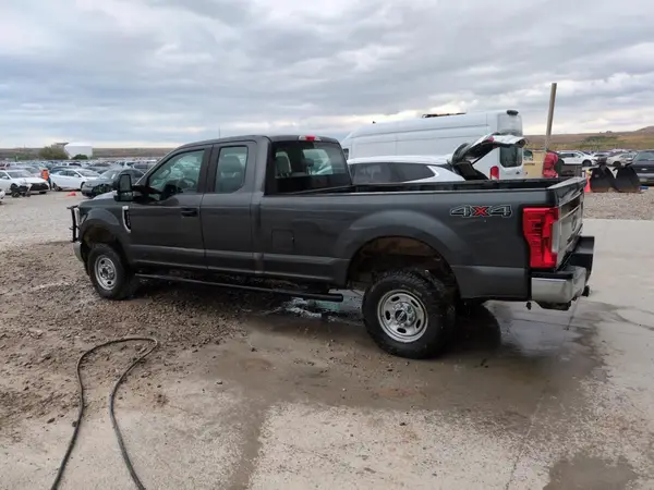 1FT7X2B65JEB31372 2018 FORD F250 - Image 2