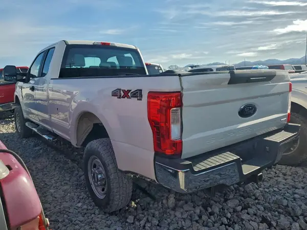 1FT7X2B66HEE24496 2017 FORD F250 - Image 2