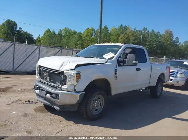 1FT7X2B66JEB81519 2018 FORD F250 - Image 2