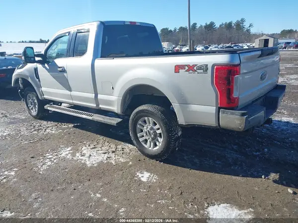 2017 FORD F250 IAAI lot 44365388 auction photo 3
