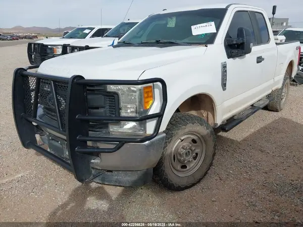 1FT7X2B67HEE98705 2017 FORD F250 - Image 2