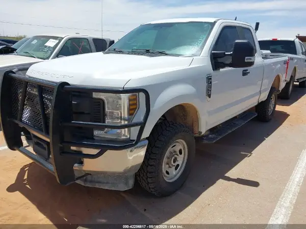 1FT7X2B67JEB92352 2018 FORD F250 - Image 2