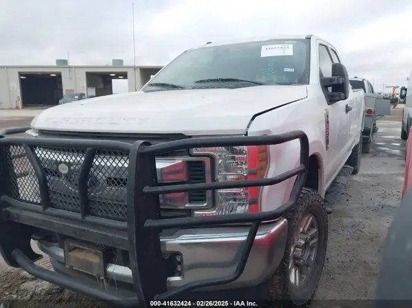 1FT7X2B67JED06267 2018 FORD F250 - Image 2