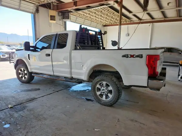 1FT7X2B68HEE98700 2017 FORD F250 - Image 2