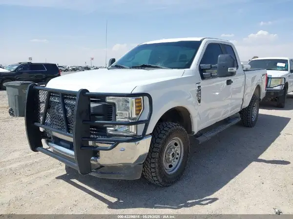 1FT7X2B69JEB92353 2018 FORD F250 - Image 2