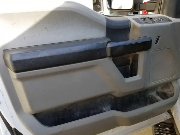 1FT7X2B6XHEE58876 2017 FORD F250 - Image 2