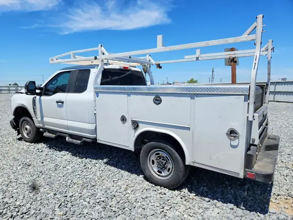 1FT7X2BA0PED01814 2023 FORD F250 - Image 2