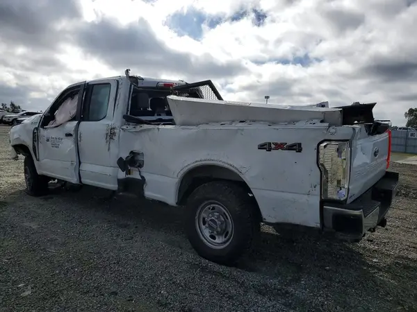 1FT7X2BA0RED90304 2024 FORD F250 - Image 2