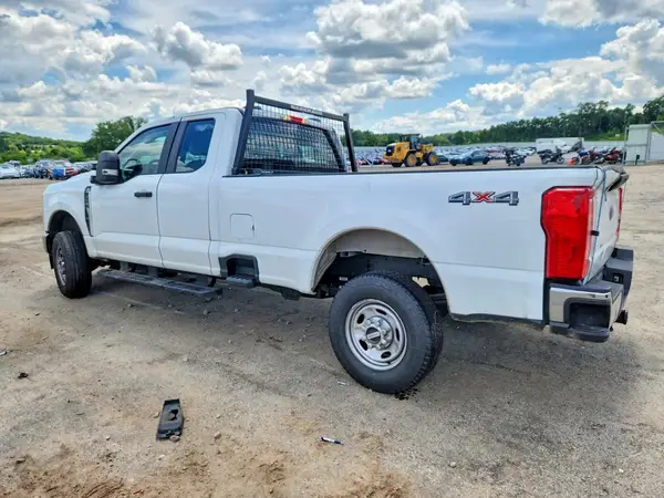 1FT7X2BA8PEC50837 2023 FORD F250 - Image 2