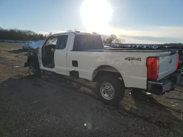1FT7X2BAXRED60131 2024 FORD F250 - Image 2