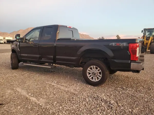 1FT7X2BT4JEC24910 2018 FORD F250 - Image 2