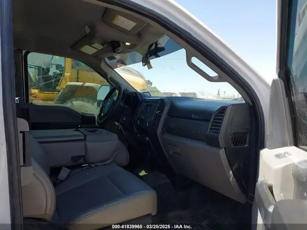 1FT7X2BT5KEF37577 2019 FORD F250 - Image 1