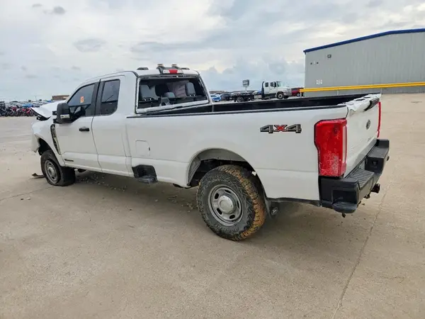 1FT7X2BT6REC44393 2024 FORD F250 - Image 2