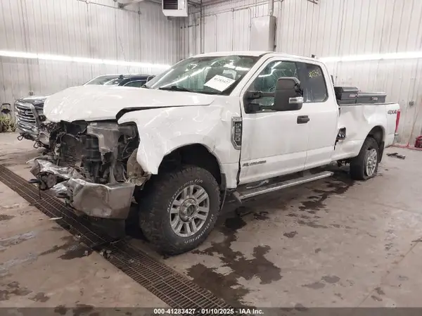 1FT7X2BT9HEE26104 2017 FORD F250 - Image 2