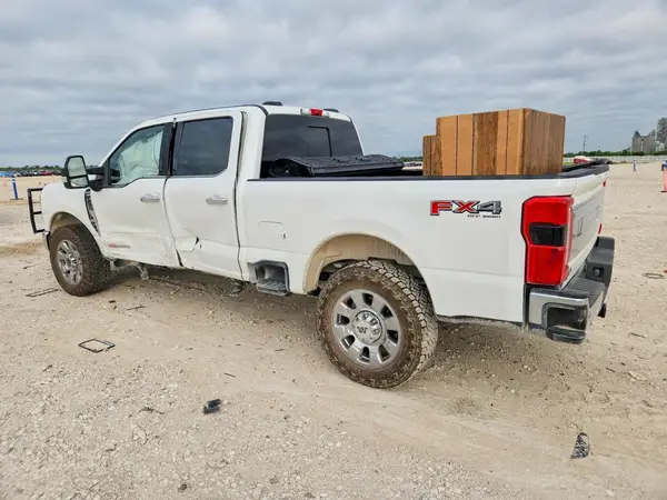 1FT8W2BM2RED84215 2024 FORD F250 - Image 2