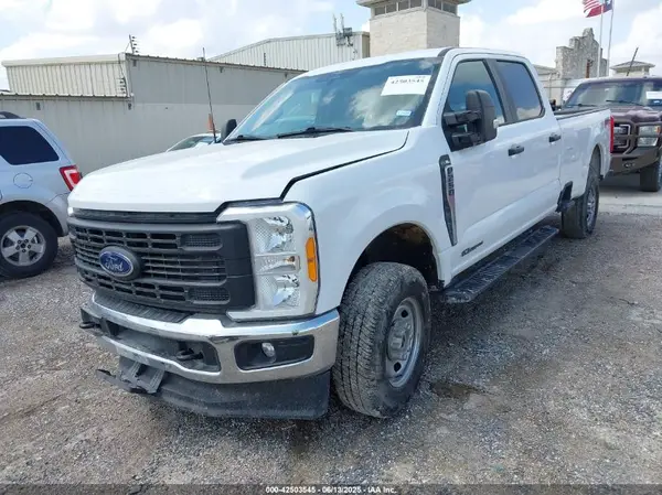 1FT8W2BT7PEE23014 2023 FORD F250 - Image 2