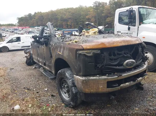 1FT8W3B68HED14563 2017 FORD F350 - Image 1