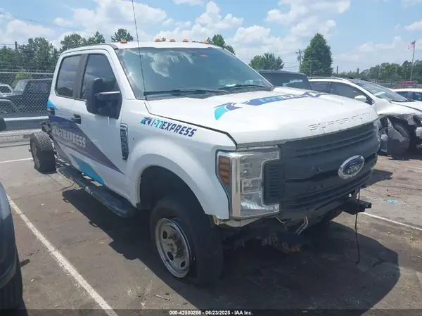 1FT8W3B68KEF37774 2019 FORD F350 - Image 1