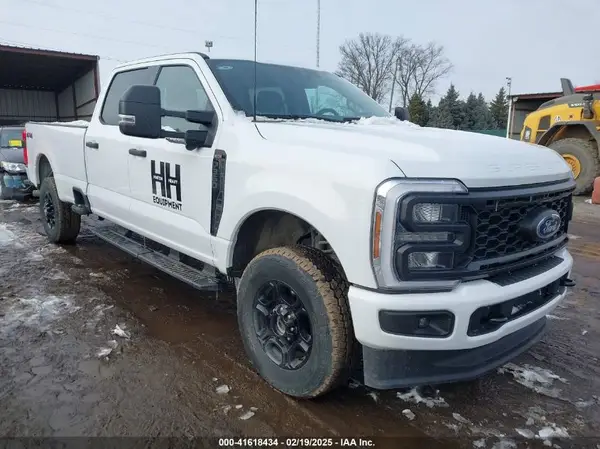 1FT8W3BN8REF06526 2024 FORD F350 - Image 1