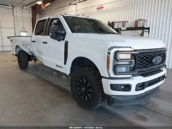 1FT8W3BT3PEE13487 2023 FORD F350 - Image 1