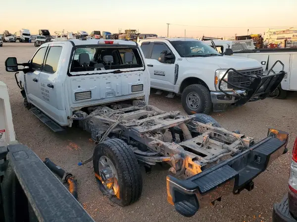 1FT8W3BT4SEC00668 2025 FORD F350 - Image 2