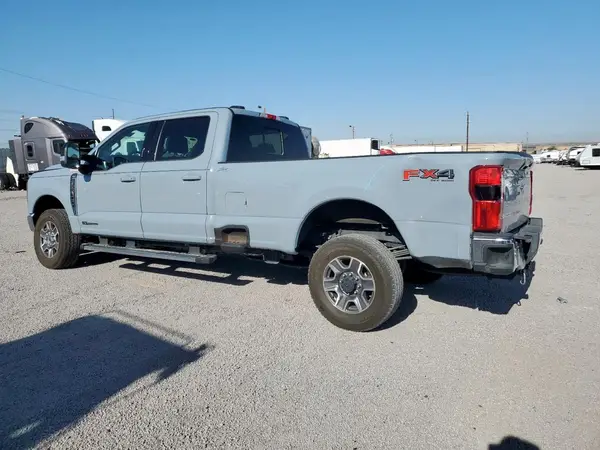 1FT8W3BT7RED74275 2024 FORD F350 - Image 2