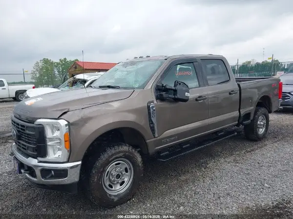 1FT8W3BT8PEE10715 2023 FORD F350 - Image 2