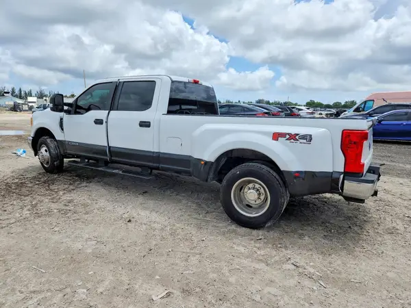 1FT8W3CT0HEB26981 2017 FORD F350 - Image 2