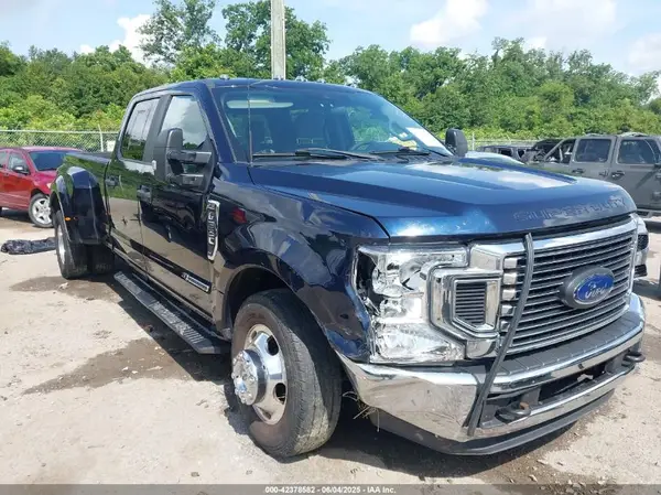 1FT8W3CT1NEE15976 2022 FORD F350 - Image 1