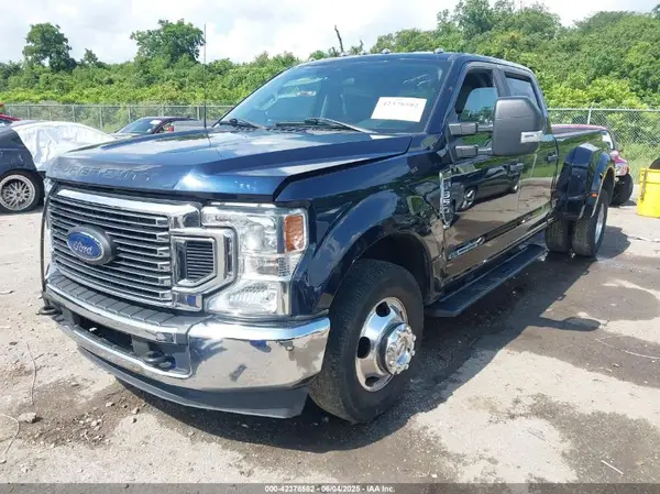 1FT8W3CT1NEE15976 2022 FORD F350 - Image 2