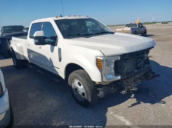 1FT8W3CT3KEF76955 2019 FORD F350 - Image 1