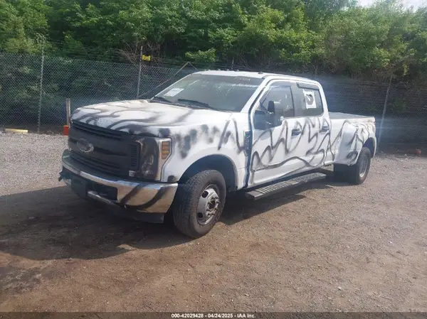 1FT8W3CT5KEF10102 2019 FORD F350 - Image 2