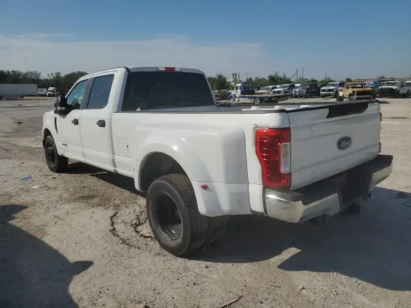 1FT8W3CT7KEC96827 2019 FORD F350 - Image 2