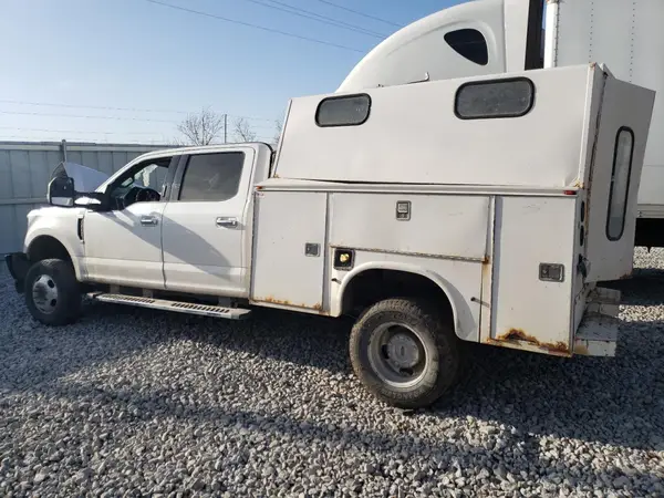 1FT8W3D66HEC09243 2017 FORD F350 - Image 2