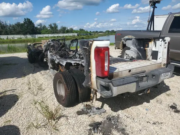1FT8W3DN4REC00923 2024 FORD F350 - Image 2