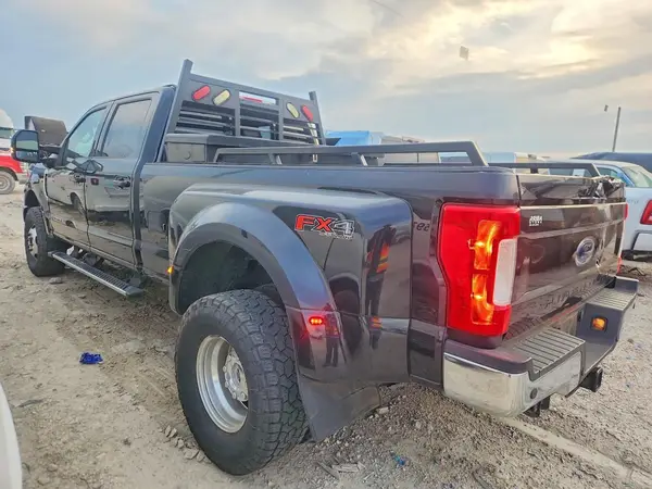 1FT8W3DT1HEF46960 2017 FORD F350 - Image 2