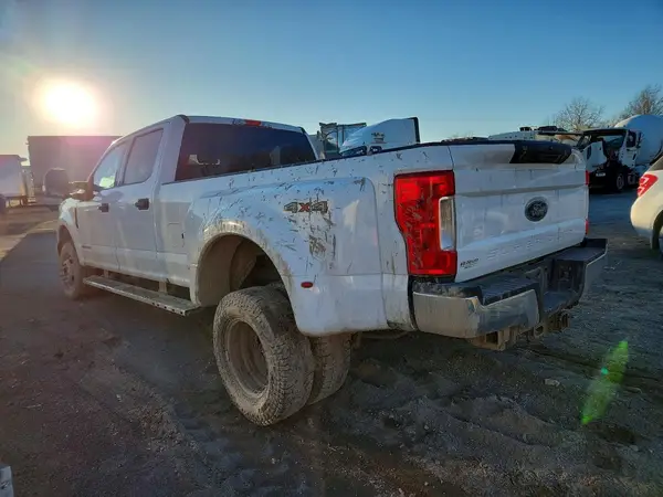 1FT8W3DT1KEF15635 2019 FORD F350 - Image 2