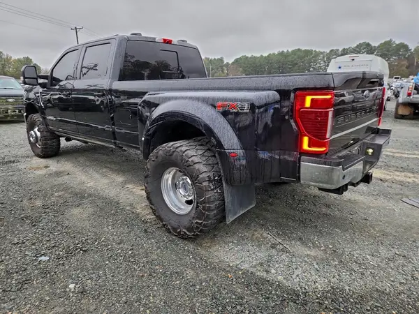 1FT8W3DT2NED32006 2022 FORD F350 - Image 2