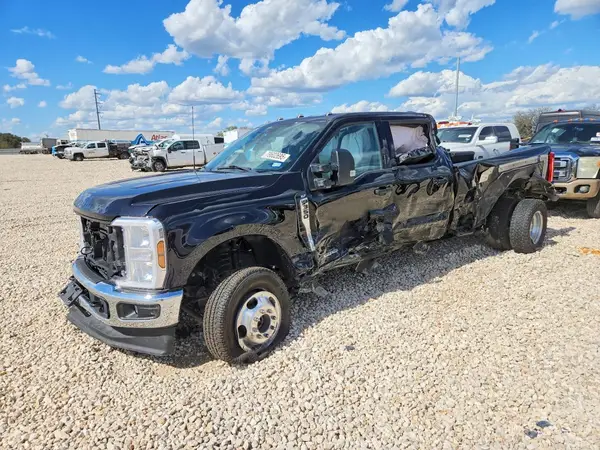 1FT8W3DT2RED67635 2024 FORD F350 - Image 1