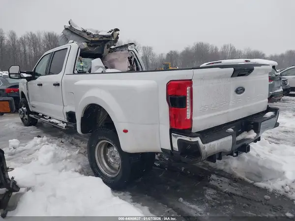 2023 FORD F350 IAAI lot 44060637 auction photo 3