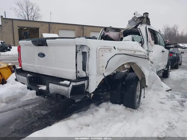 2023 FORD F350 IAAI lot 44060637 auction photo 4