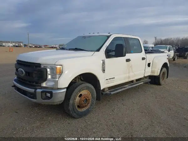 1FT8W3DT4NEC22753 2022 FORD F350 - Image 2