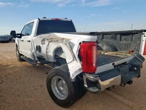 1FT8W3DT4REC49604 2024 FORD F350 - Image 2