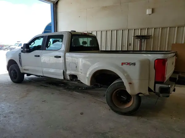 1FT8W3DT4REF58716 2024 FORD F350 - Image 2